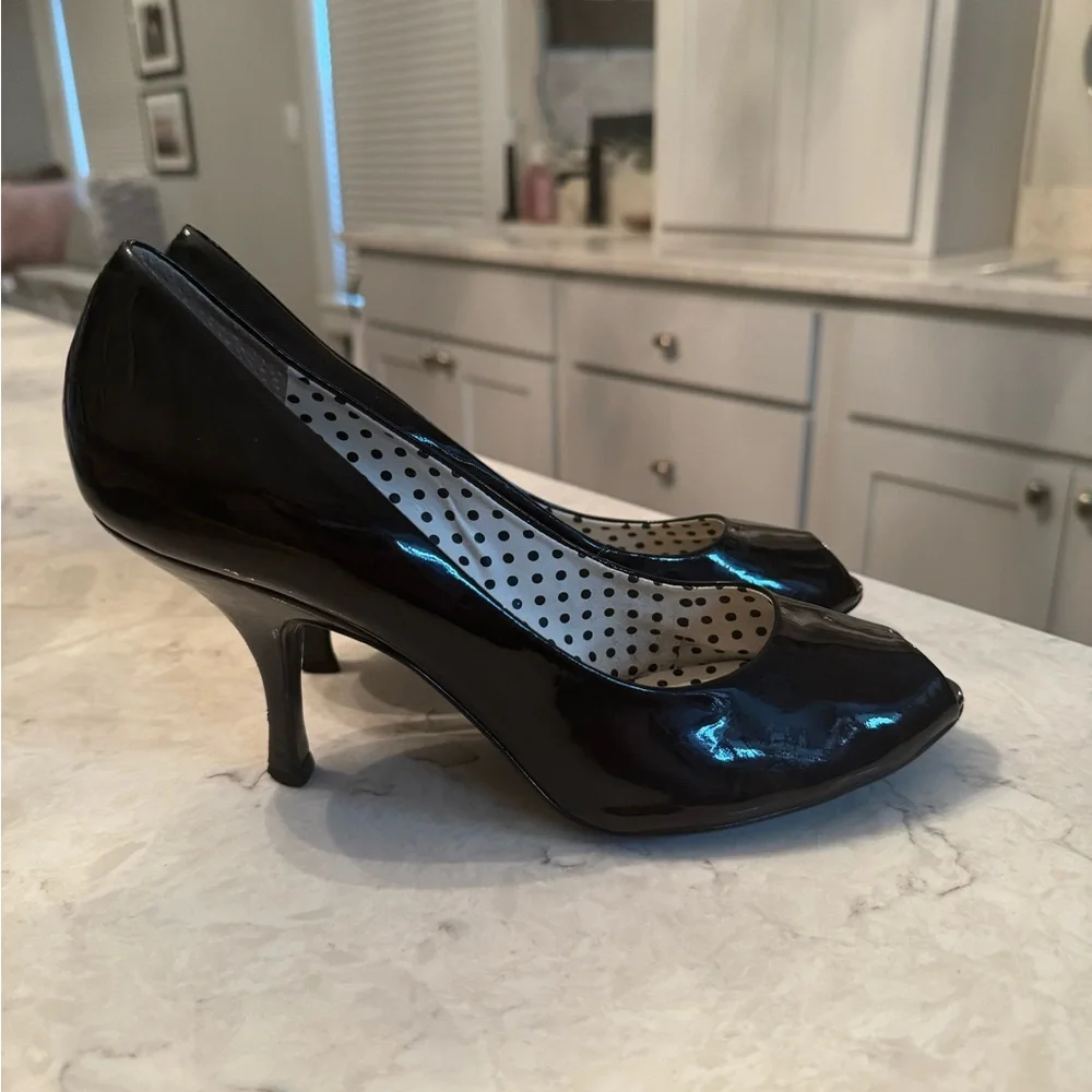 Women’s BCBGirls Black Heels, Size 10